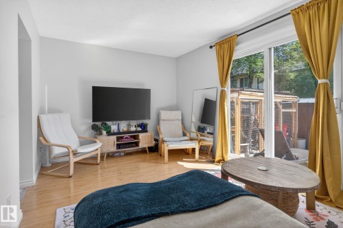 132 Woodstock, Edmonton, AB 
