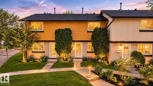 132 WOODSTOCK  Edmonton, AB T5T 0H6