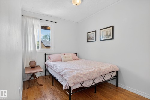132 Woodstock, Edmonton, AB 
