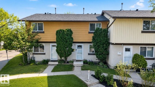 132 Woodstock, Edmonton, AB 