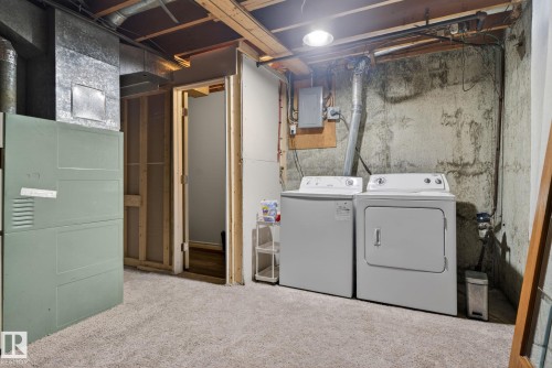 132 Woodstock, Edmonton, AB 
