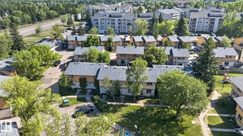 132 Woodstock, Edmonton, AB 
