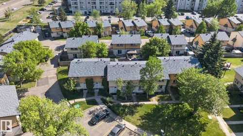 132 Woodstock, Edmonton, AB 