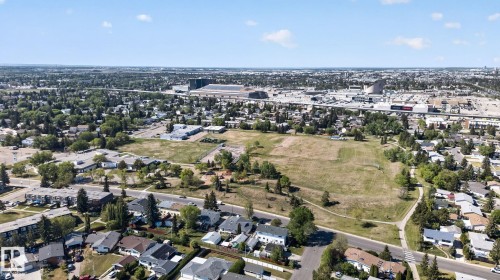 132 Woodstock, Edmonton, AB 