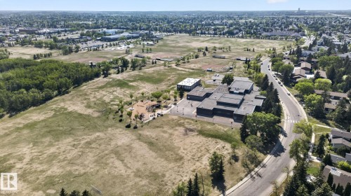 132 Woodstock, Edmonton, AB 