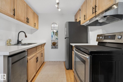 132 Woodstock, Edmonton, AB 