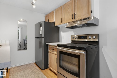 132 Woodstock, Edmonton, AB 