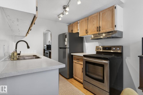 132 Woodstock, Edmonton, AB 