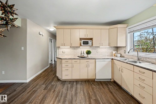 11006 161 Street, Edmonton, AB 