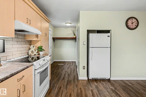 11006 161 Street, Edmonton, AB 