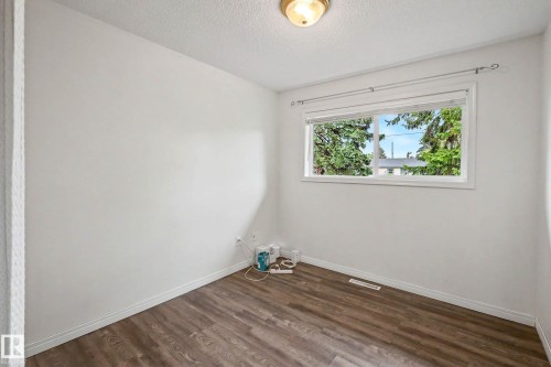 11006 161 Street, Edmonton, AB 