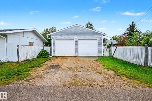 11006 161 Street, Edmonton, AB 
