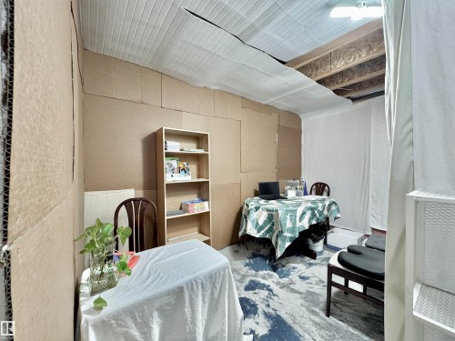 Image quality insufficient for description - 3254 Allan Way, Edmonton, AB 