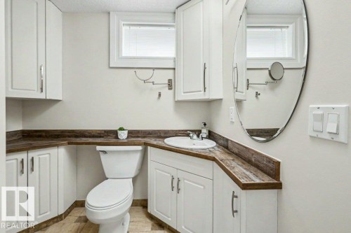 Full bathroom with stand up shower - 11539 141 Street, Edmonton, AB 