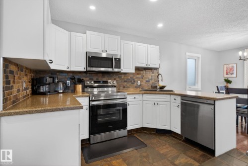 16 Dominion Way, St. Albert, AB 