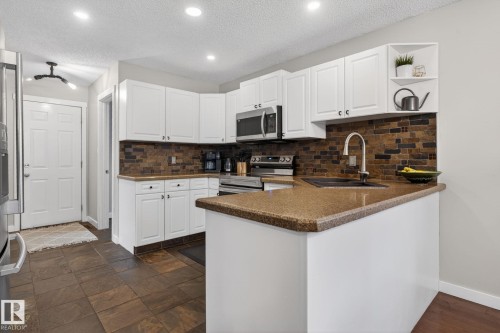 16 Dominion Way, St. Albert, AB 