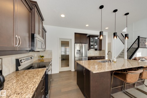 835 Armitage Wynd, Edmonton, AB - Indoor Photo Showing Kitchen With Double Sink With Upgraded Kitchen