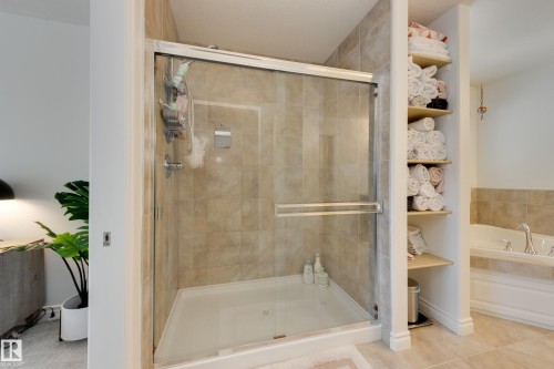 835 Armitage Wynd, Edmonton, AB - Indoor Photo Showing Bathroom