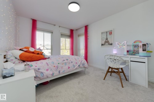 835 Armitage Wynd, Edmonton, AB - Indoor Photo Showing Bedroom