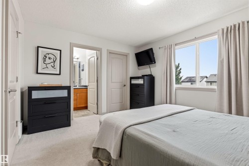 Plush carpeting throughout - 14807 141 Street, Edmonton, AB 