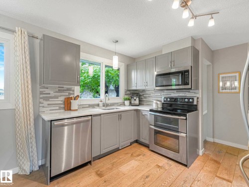 33 Huron Drive, Leduc, AB 