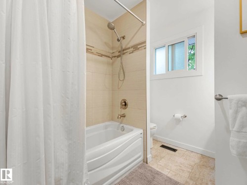 33 Huron Drive, Leduc, AB 
