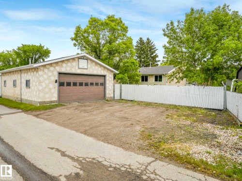 33 Huron Drive, Leduc, AB 