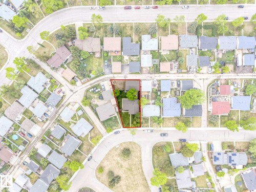 33 Huron Drive, Leduc, AB 