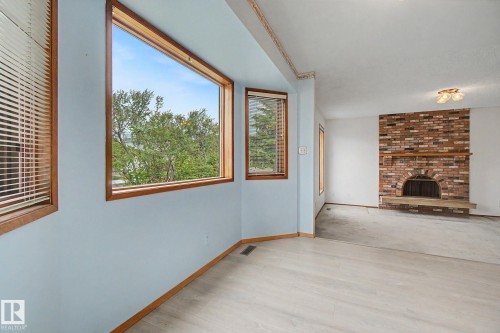 2907 49 Street, Edmonton, AB 