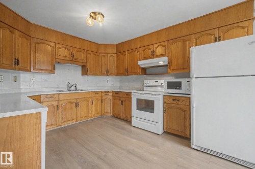 2907 49 Street, Edmonton, AB 