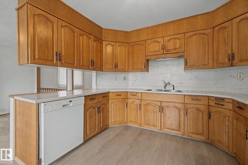 2907 49 Street, Edmonton, AB 