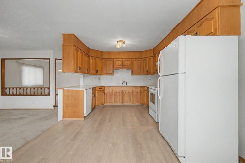 2907 49 Street, Edmonton, AB 