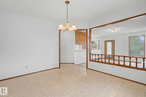2907 49 Street, Edmonton, AB 