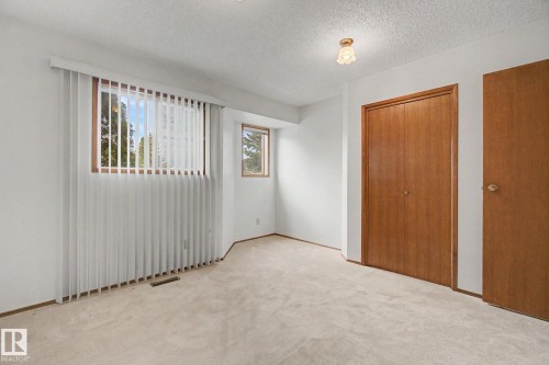 2907 49 Street, Edmonton, AB 