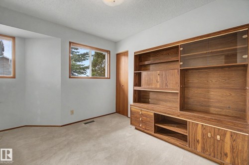 2907 49 Street, Edmonton, AB 