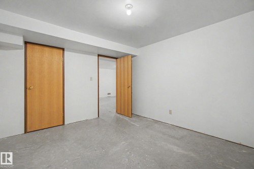 2907 49 Street, Edmonton, AB 