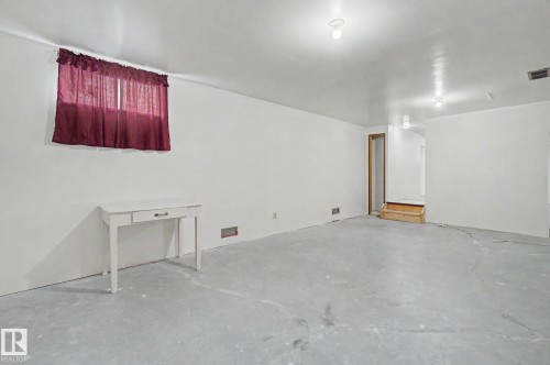 2907 49 Street, Edmonton, AB 