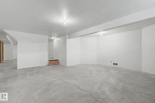 2907 49 Street, Edmonton, AB 