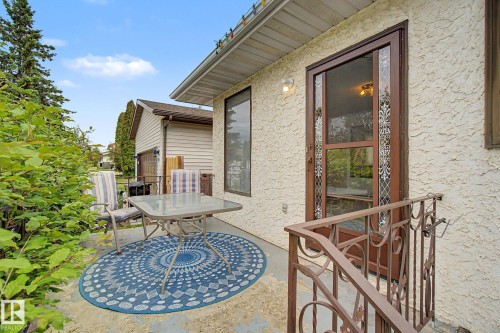 2907 49 Street, Edmonton, AB 