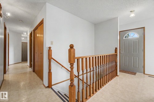 2907 49 Street, Edmonton, AB 