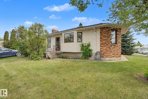 2907 49 Street, Edmonton, AB 