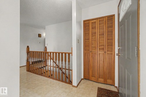 2907 49 Street, Edmonton, AB 