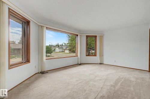 2907 49 Street, Edmonton, AB 