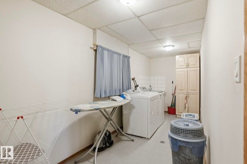 1307 Twp Road 510, Rural Parkland County, AB - Indoor Photo Showing Laundry Room