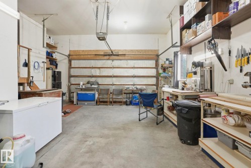 1307 Twp Road 510, Rural Parkland County, AB - Indoor Photo Showing Garage