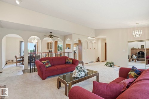 1307 Twp Road 510, Rural Parkland County, AB - Indoor Photo Showing Living Room