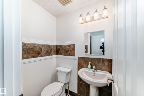 16716 111 Street, Edmonton, AB 
