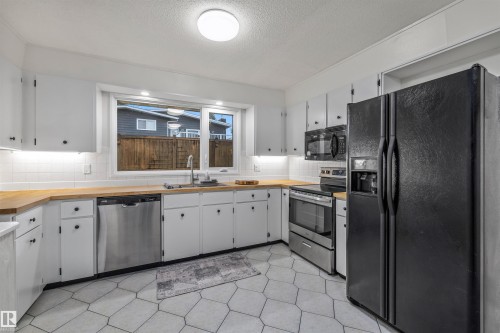 4 Bennett Place, St. Albert, AB 
