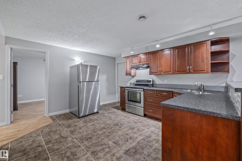 4 Bennett Place, St. Albert, AB 