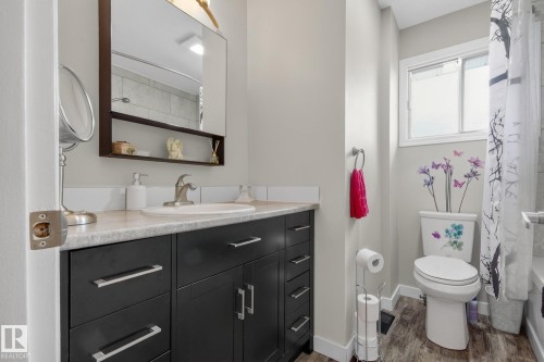 101 Hillside Place, Millet, AB - Indoor Photo Showing Bathroom
